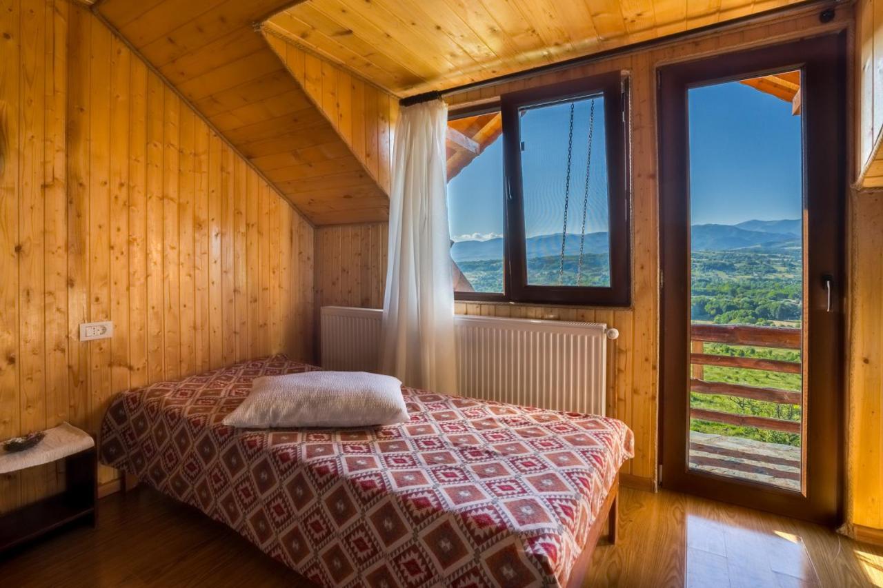 Hotel Pensiunea La Maria Lu' Sandoiu Poenari Zewnętrze zdjęcie