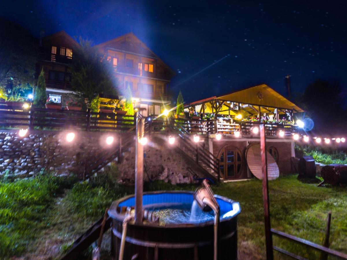 Hotel Pensiunea La Maria Lu' Sandoiu Poenari Zewnętrze zdjęcie